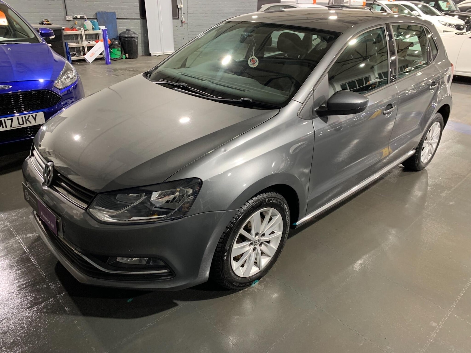 Used Volkswagen Polo 2015 for sale - 76584302: Photo 6