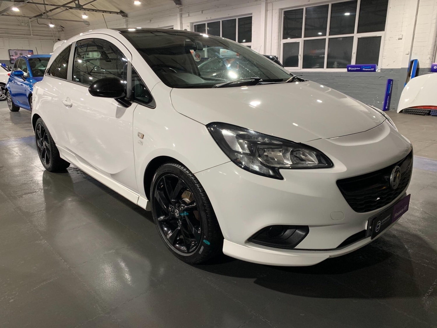 Used Vauxhall Corsa 2017 for sale - 76584949: Photo 2