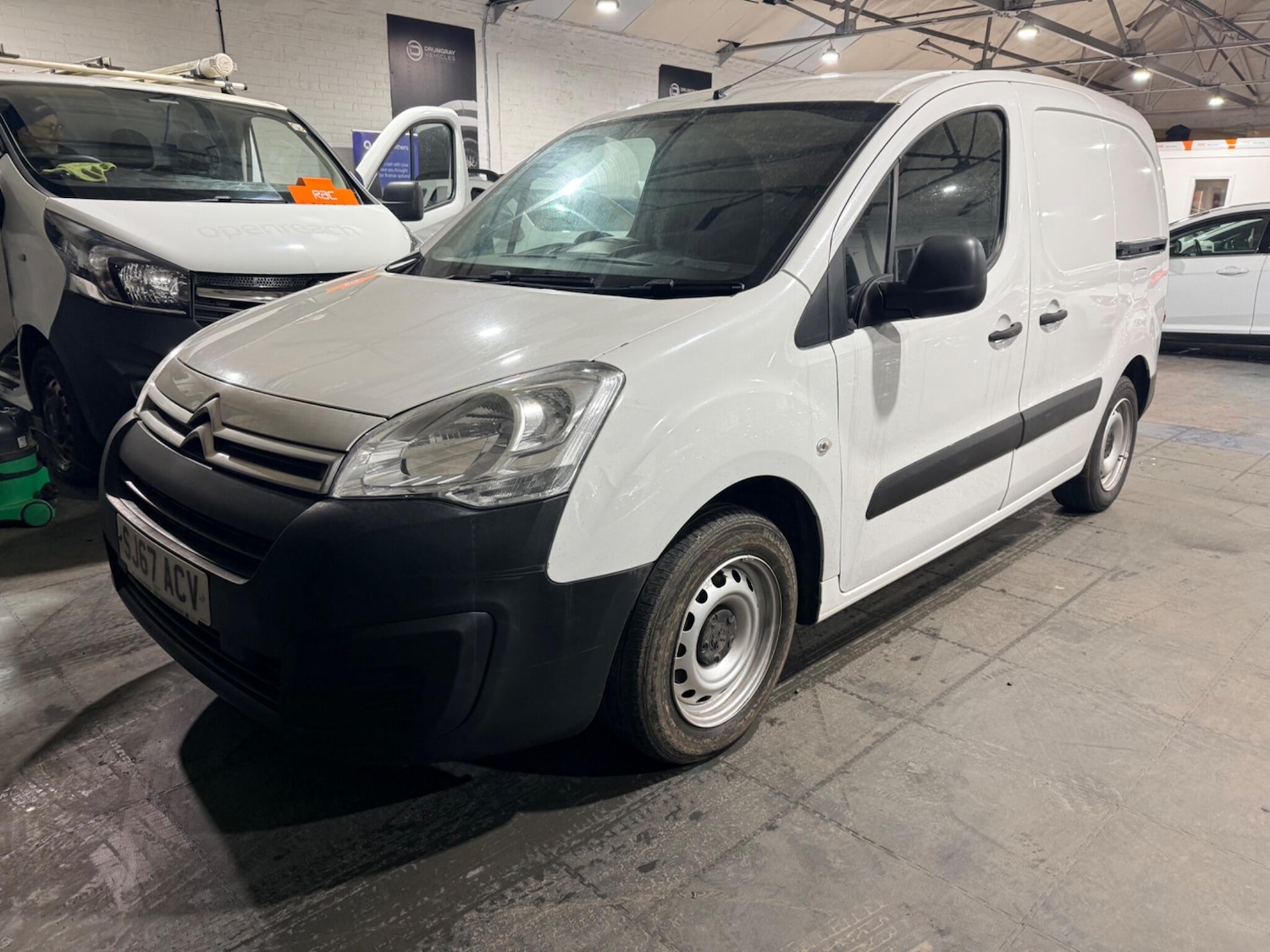 Used Citroen Berlingo 2017 for sale - 77358519: Photo 2