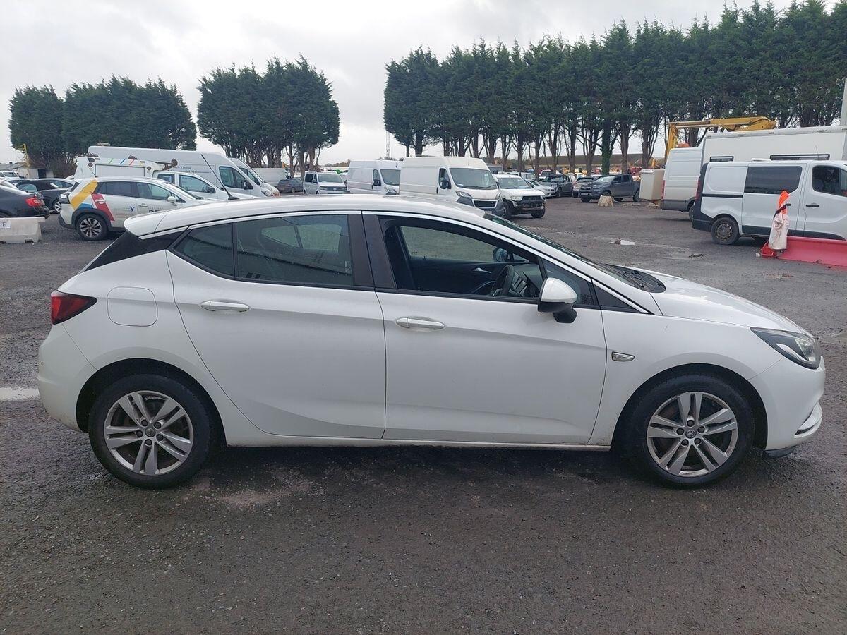 Used Vauxhall Astra 2017 for sale - 76964551: Photo 1