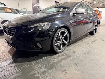 Used Volvo V40 2015 for sale - 77203509: Photo