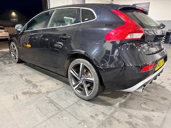 Used Volvo V40 2015 for sale - 77203509: Photo
