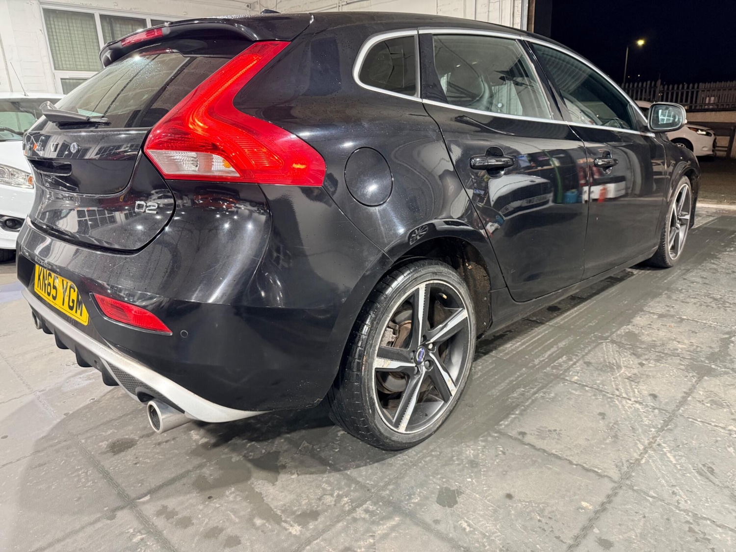 Used Volvo V40 2015 for sale - 77203509: Photo 5