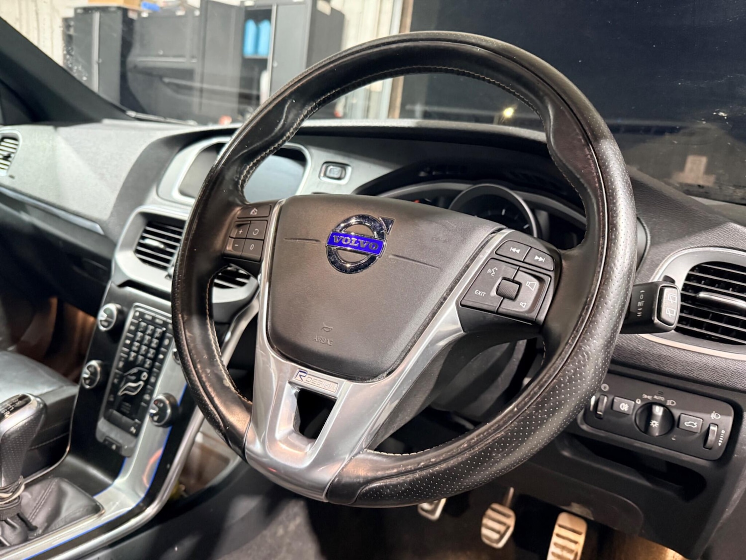 Used Volvo V40 2015 for sale - 77203509: Photo 6