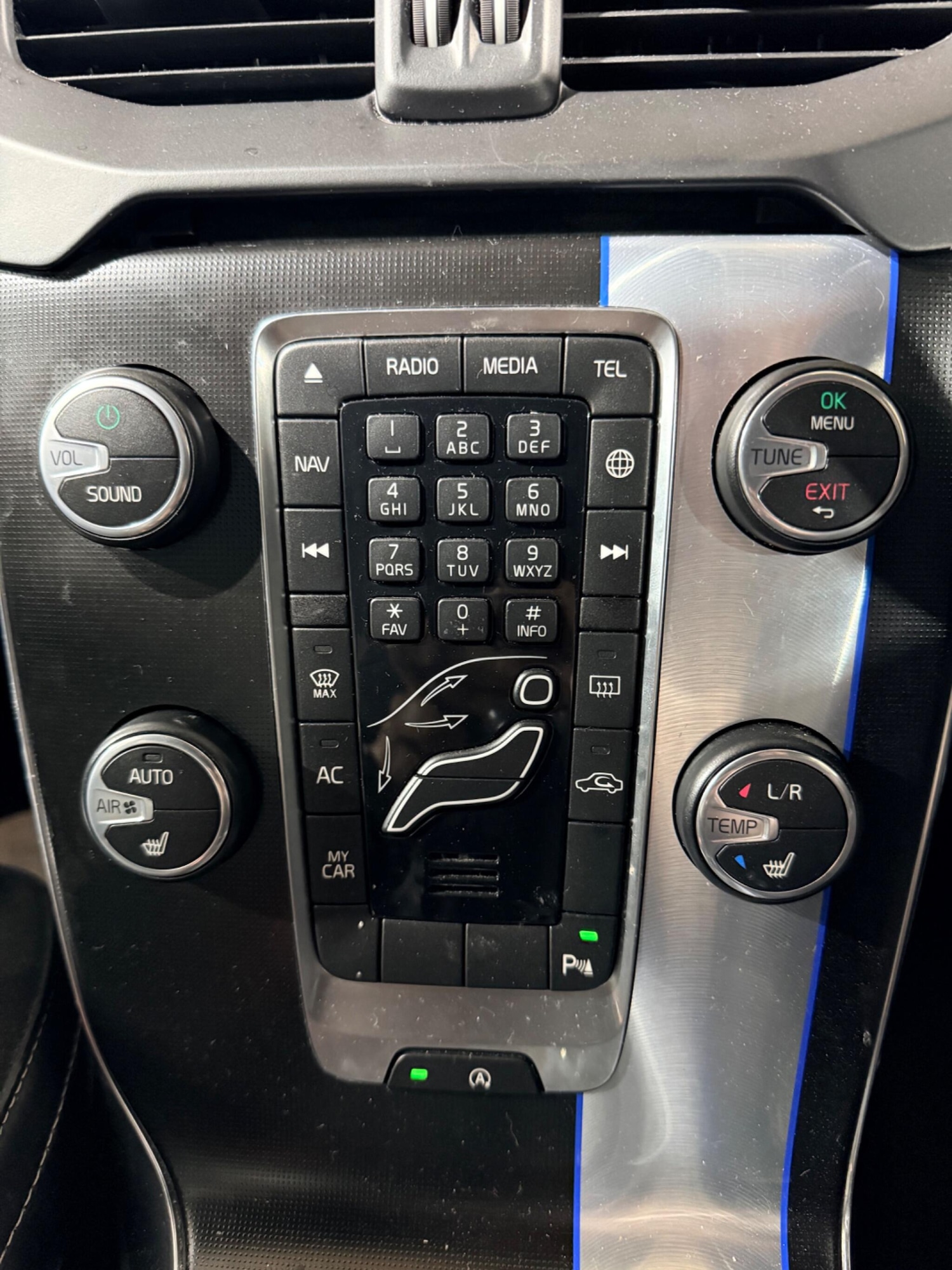 Used Volvo V40 2015 for sale - 77203509: Photo 7