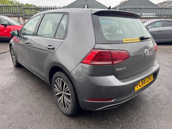 Used Volkswagen Golf 2019 for sale - 78675928: Photo