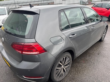 Used Volkswagen Golf 2019 for sale - 78675928: Photo