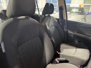 Used Hyundai i10 2011 for sale - 77016142: Photo