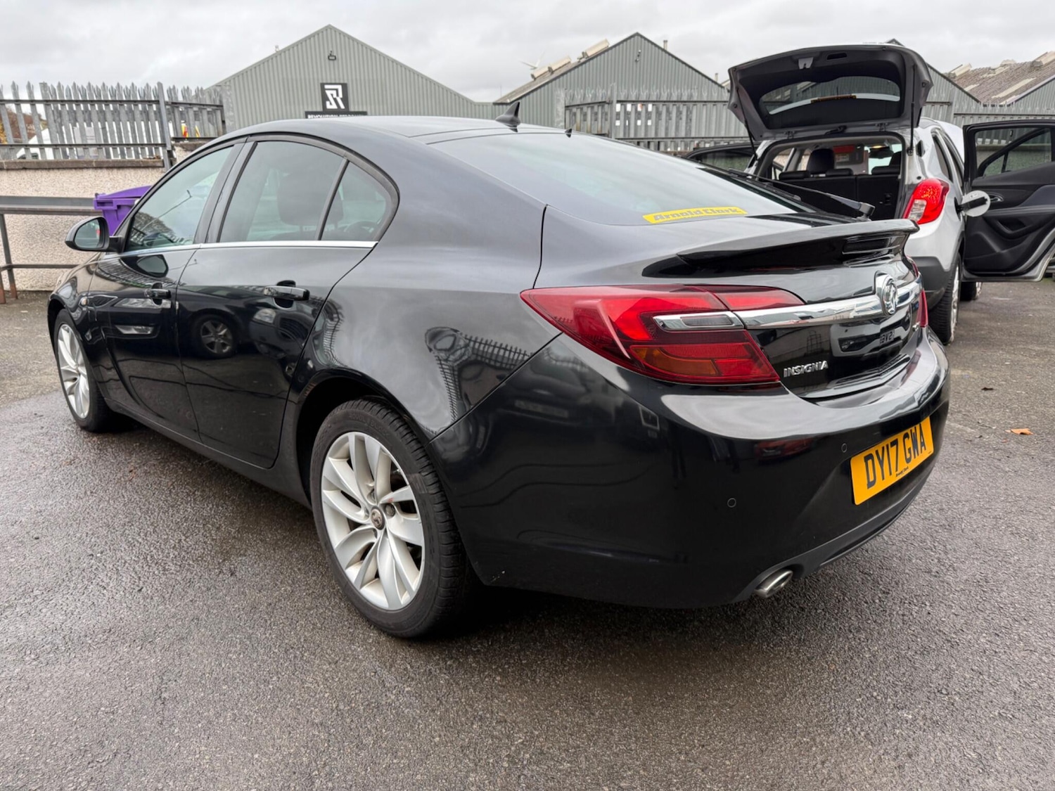 Used Vauxhall Insignia 2017 for sale - 76620036: Photo 1