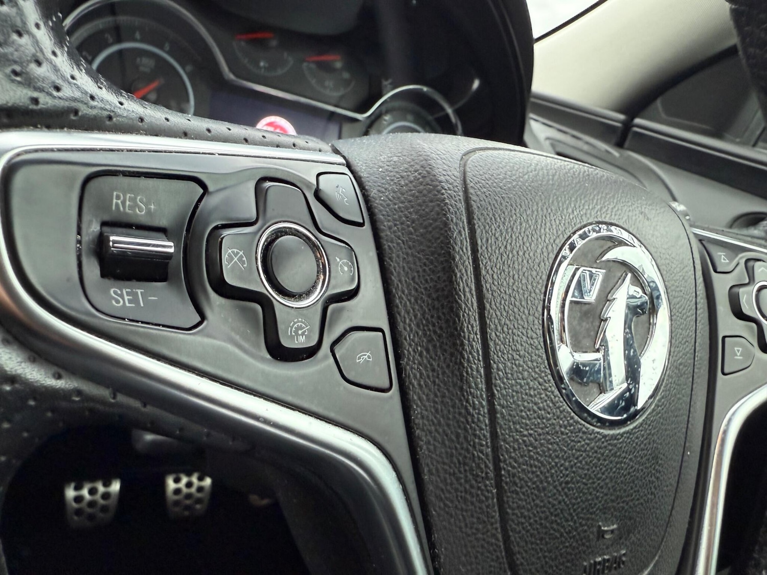 Used Vauxhall Insignia 2017 for sale - 76620036: Photo 6