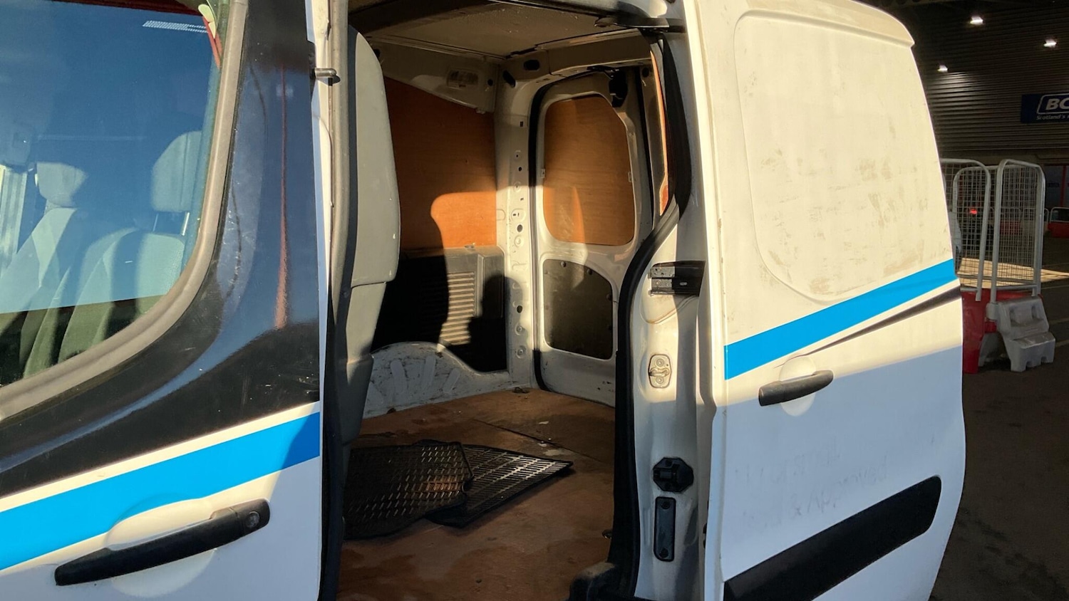 Used Peugeot Partner 2017 for sale - 77203475: Photo 3