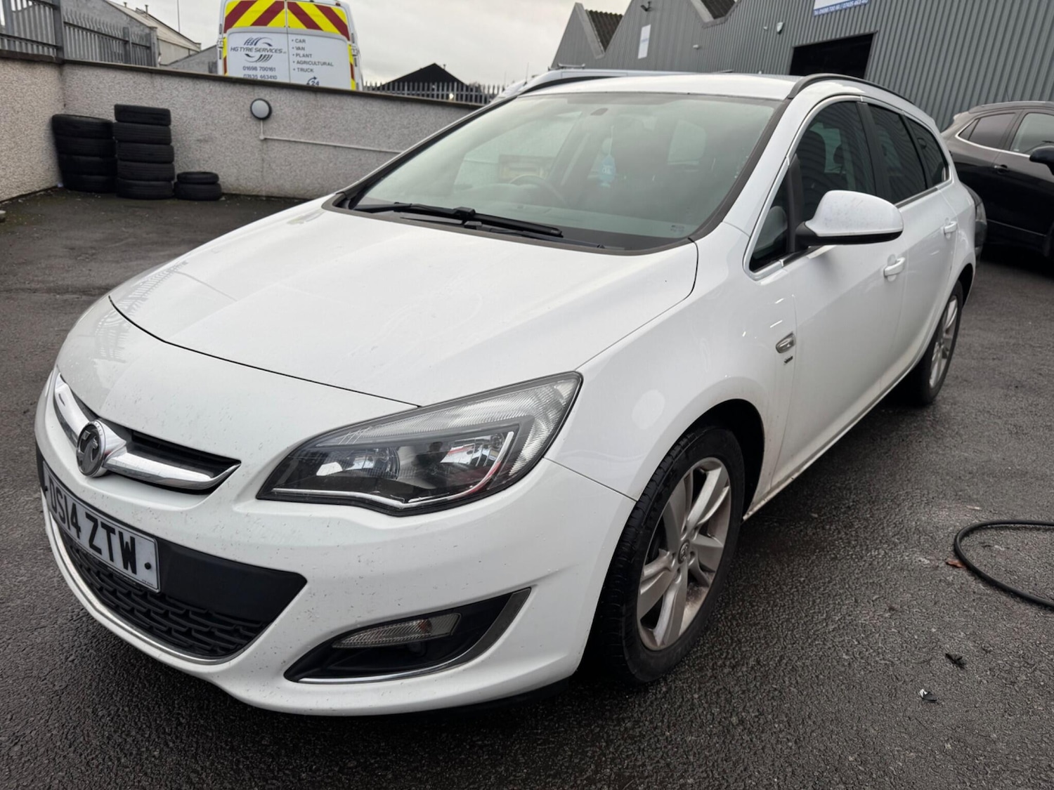Used Vauxhall Astra 2014 for sale - 76728287: Photo 2