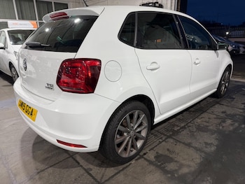 Used Volkswagen Polo 2015 for sale - 76657669: Photo