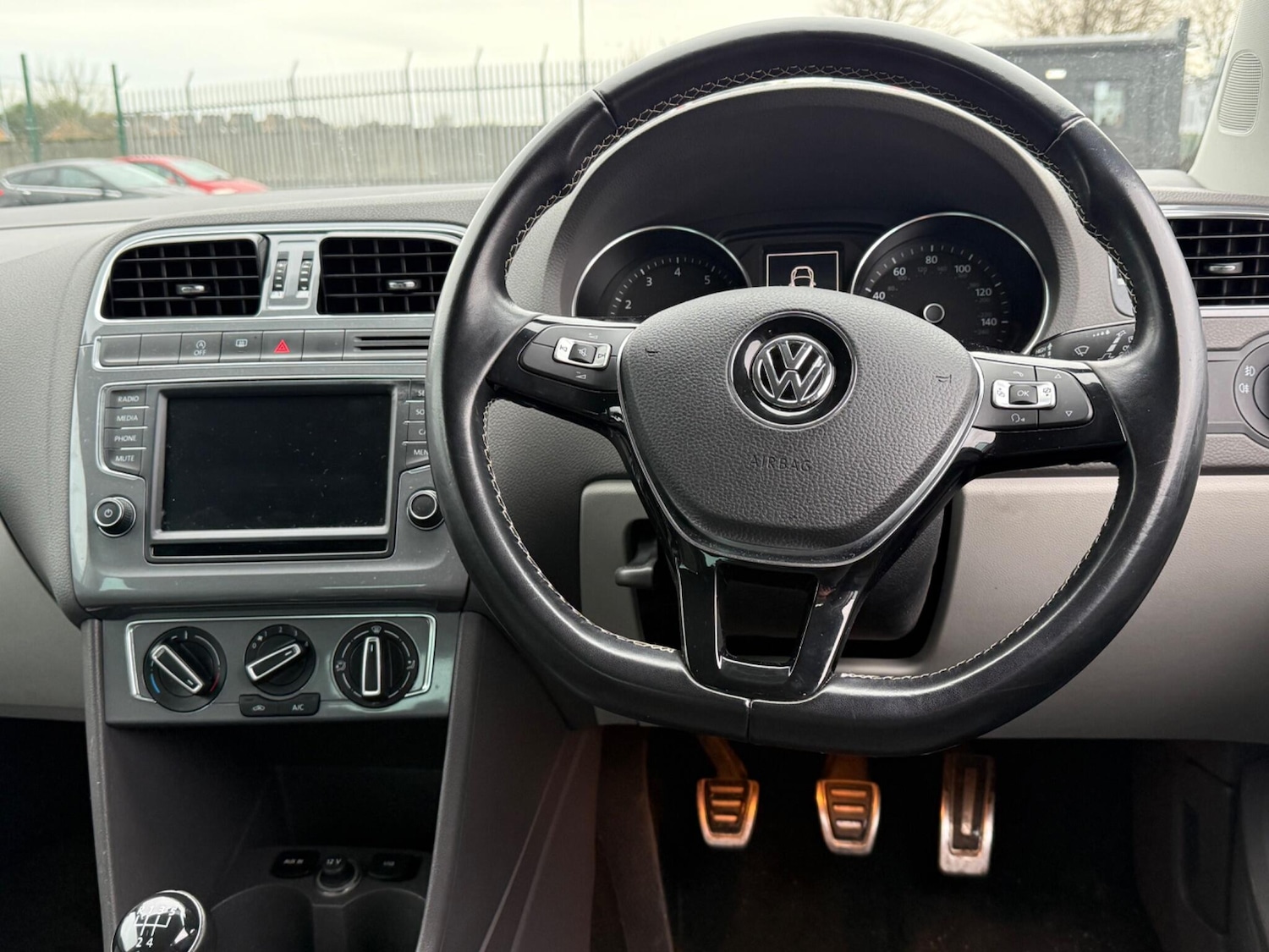 Used Volkswagen Polo 2015 for sale - 76657669: Photo 5