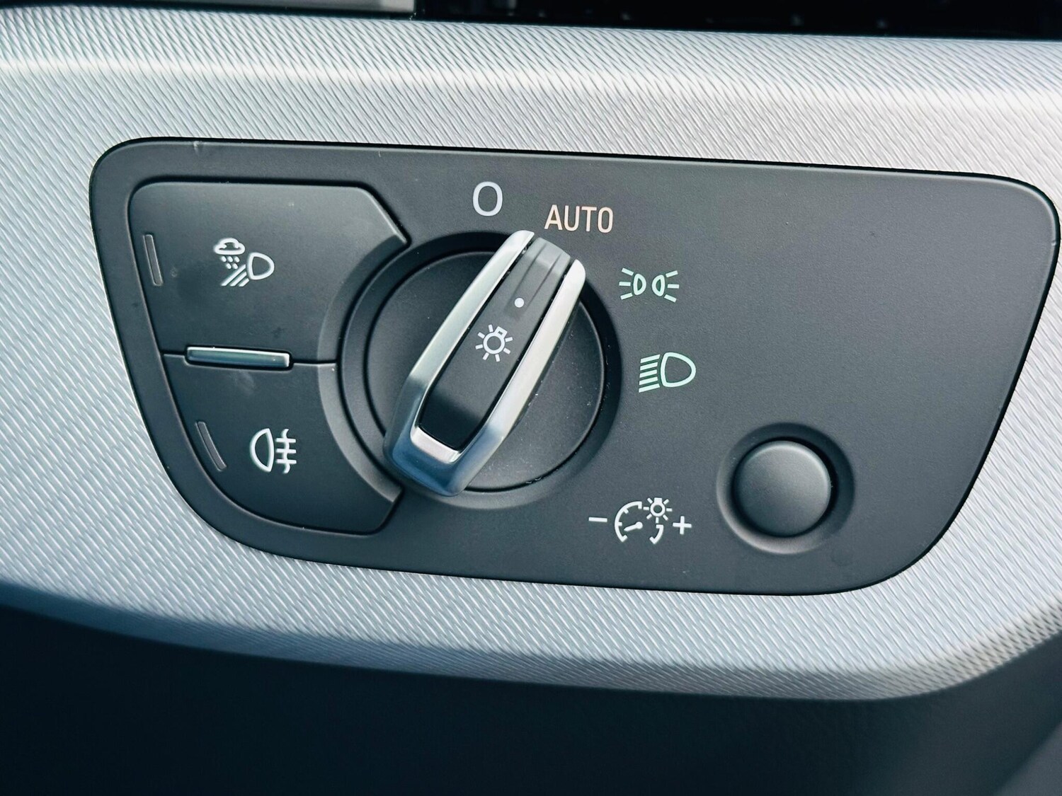 Used Audi A4 for sale - 77484168: Photo 28