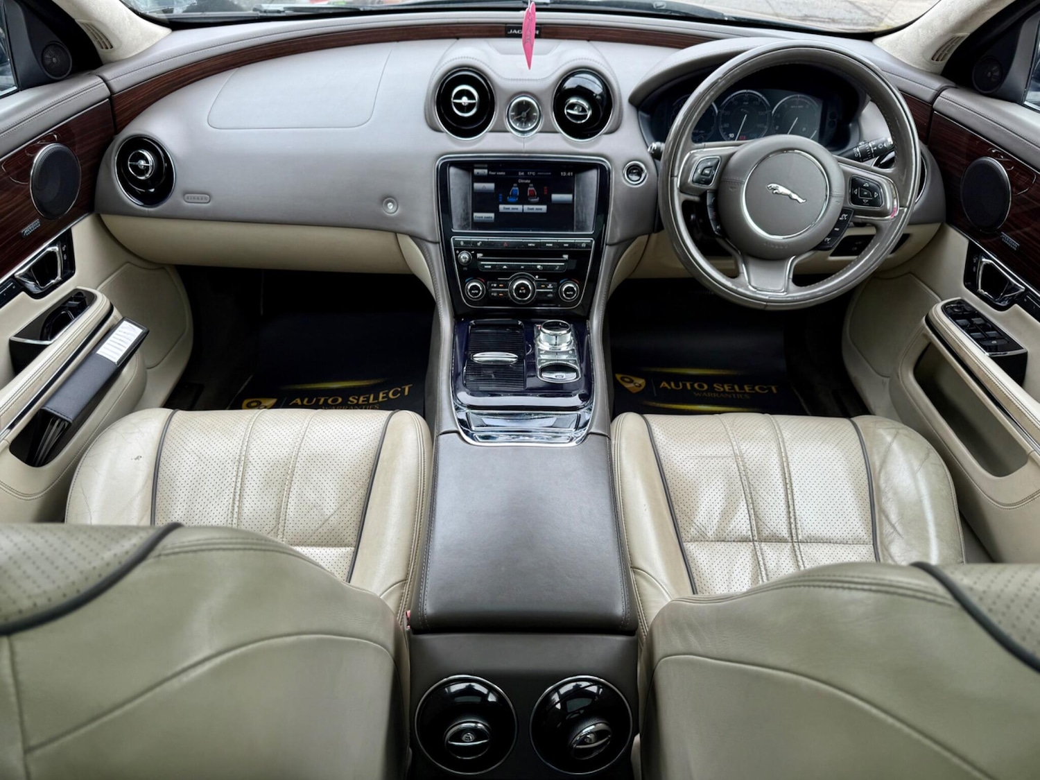 Used Jaguar XJ 2014 for sale - 76988593: Photo 11