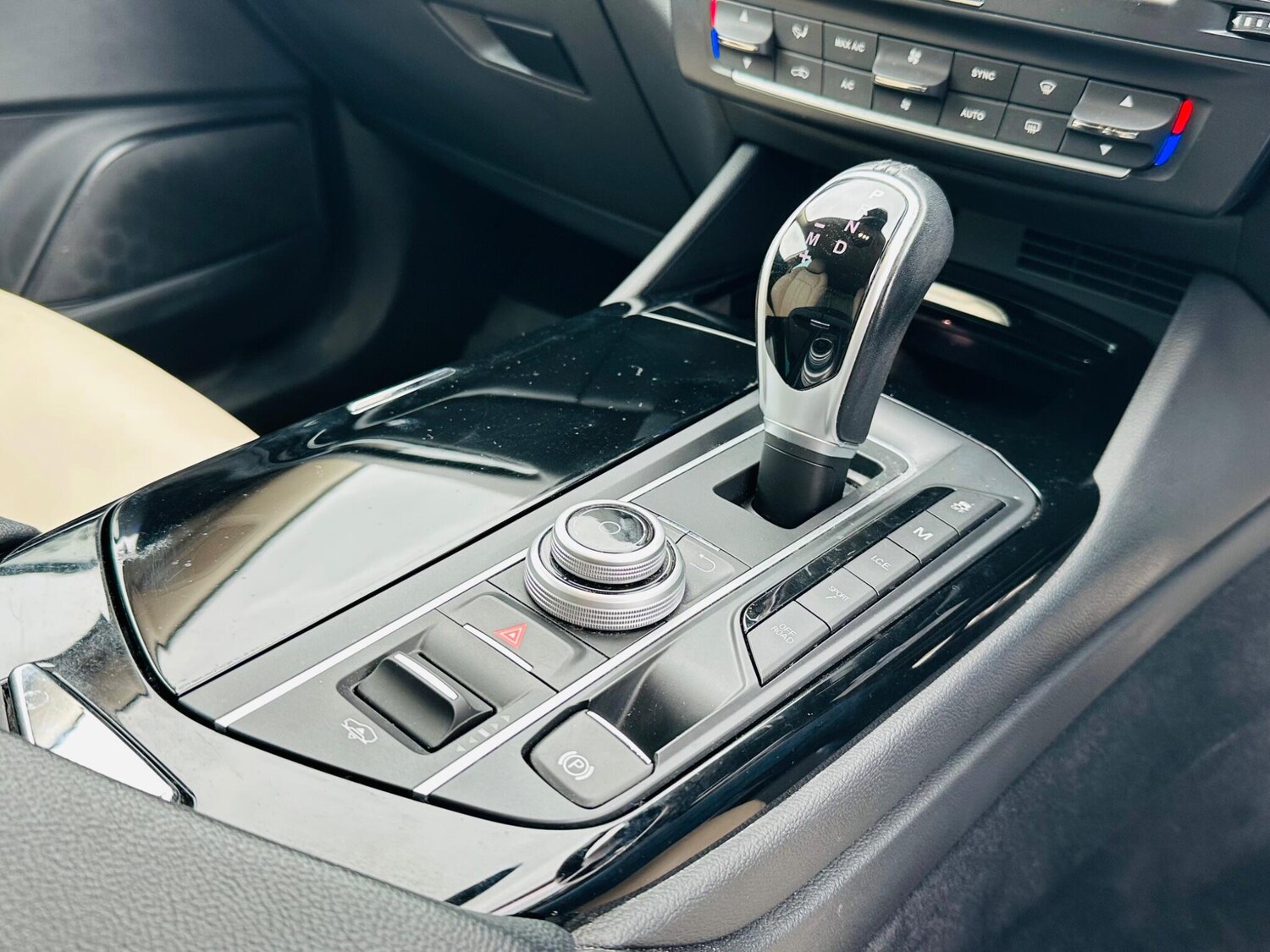 Used Maserati Levante 2017 for sale - 77478592: Photo 17