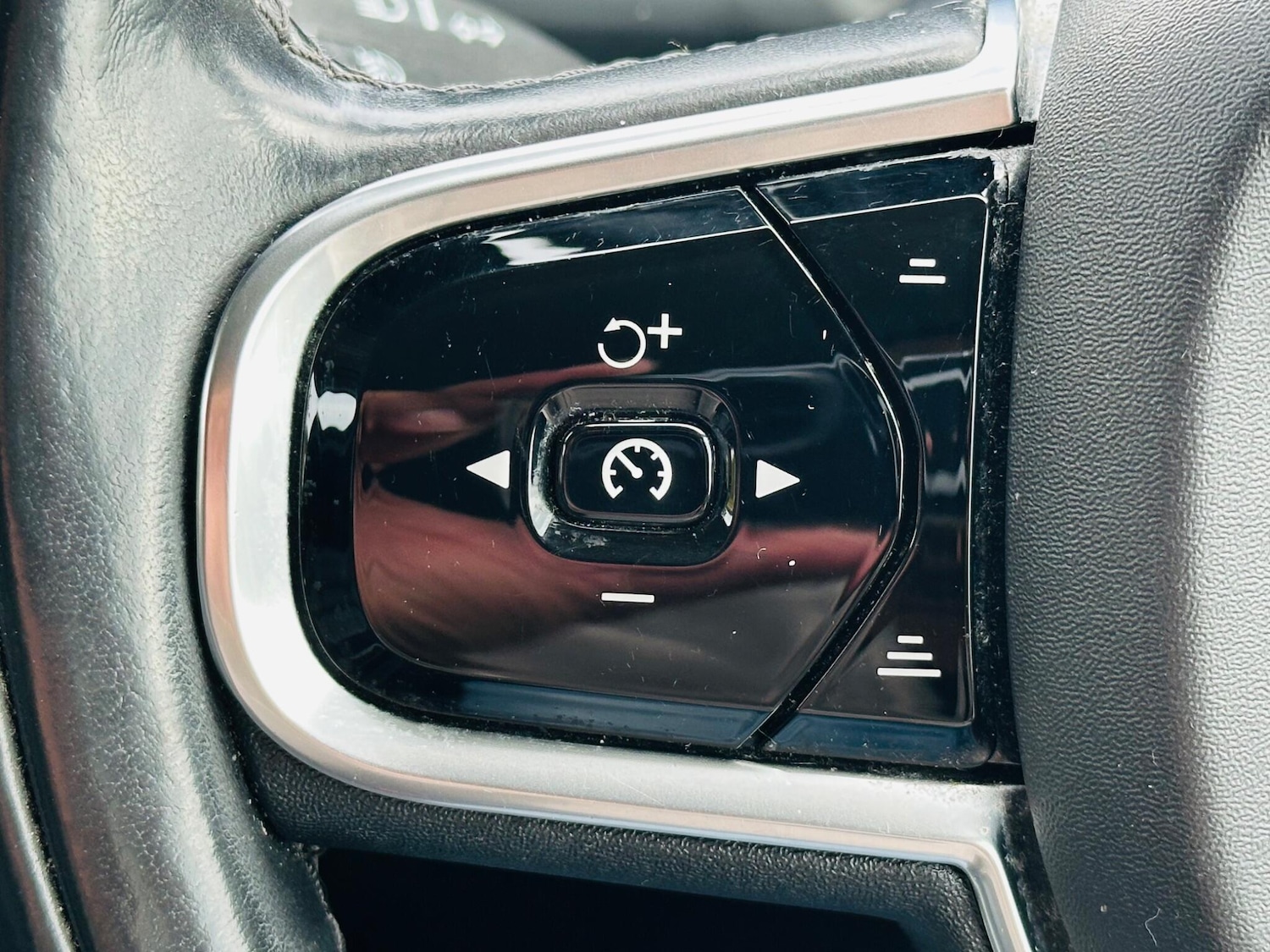 Used Volvo XC90 2016 for sale - 77456577: Photo 24