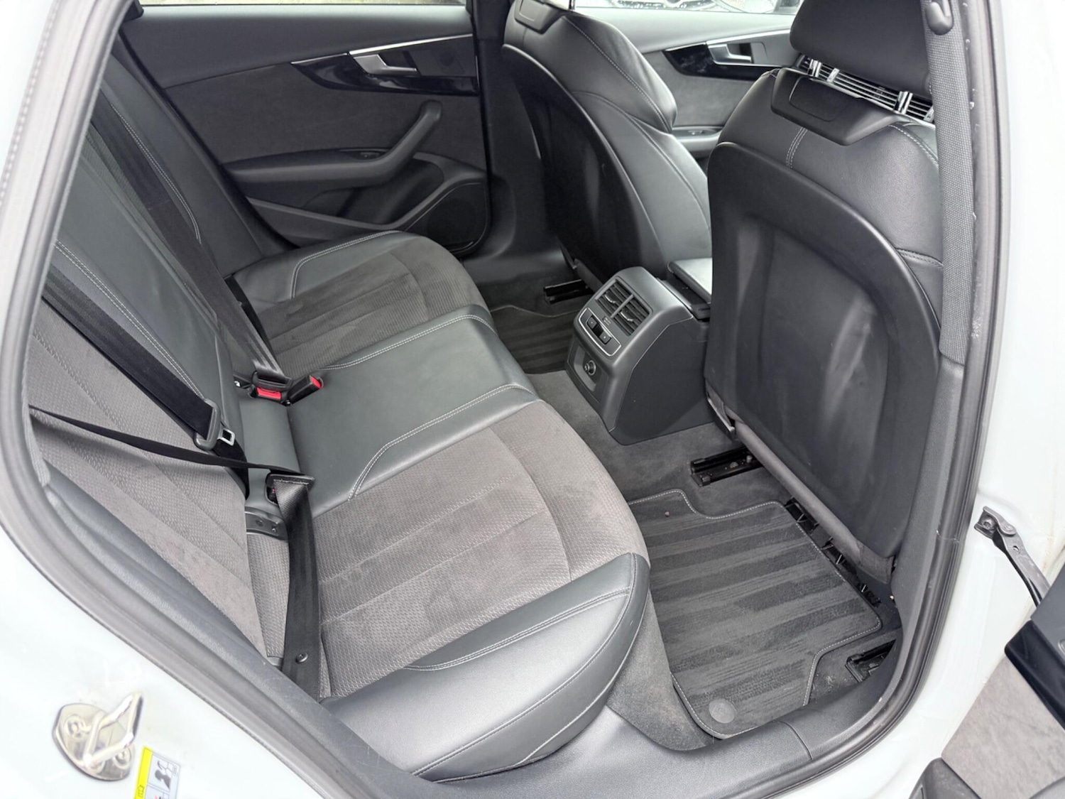 Used Audi A4 2017 for sale - 77794300: Photo 35