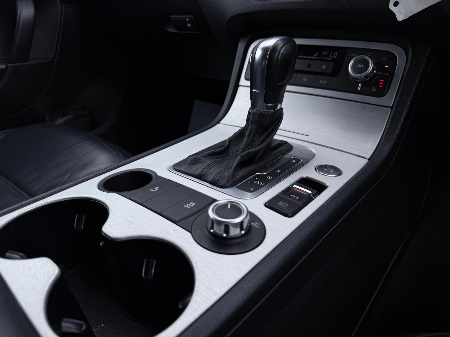 Used Volkswagen Touareg 2014 for sale - 77120560: Photo 16