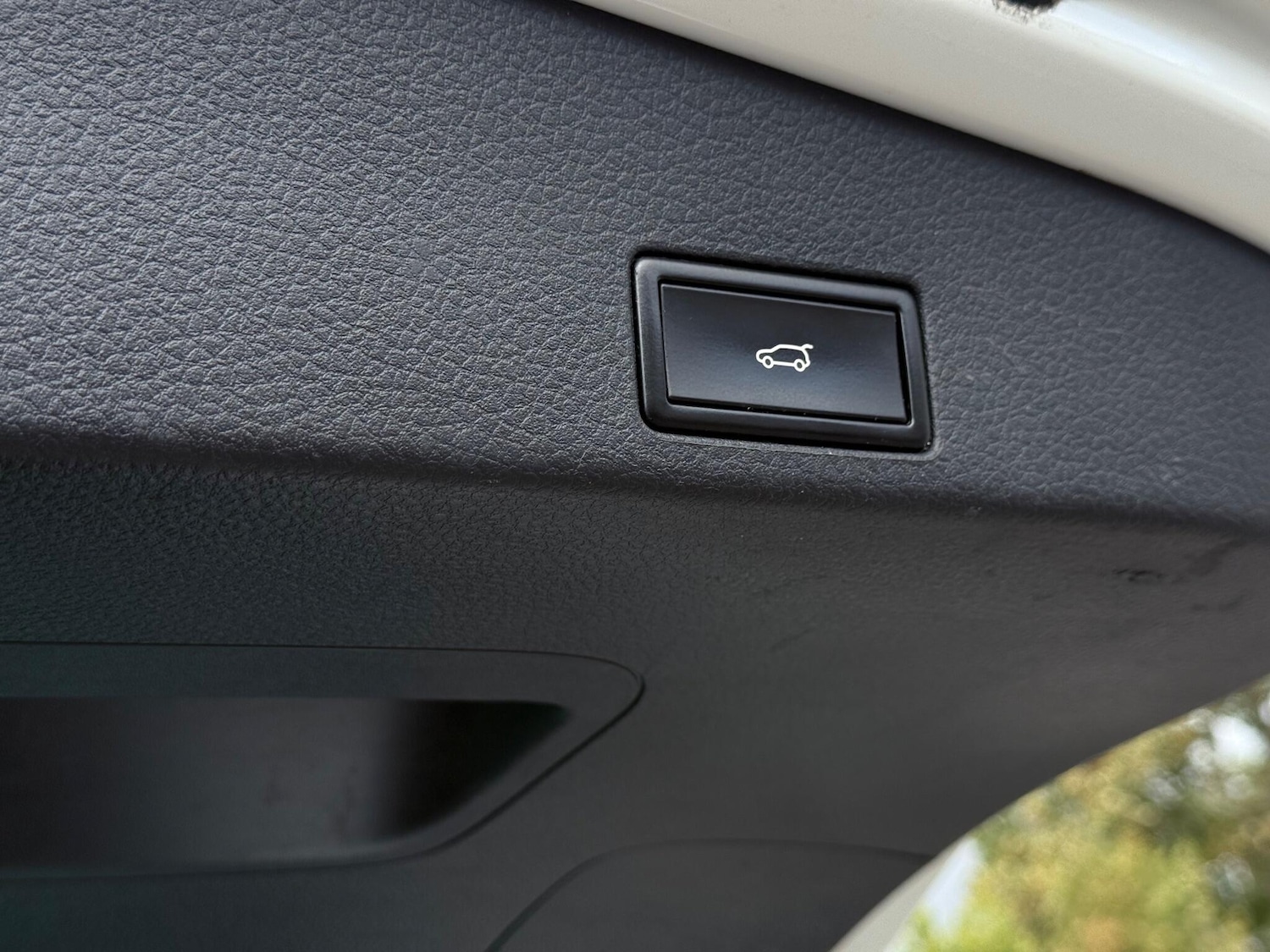 Used Volkswagen Touareg 2014 for sale - 77120560: Photo 34