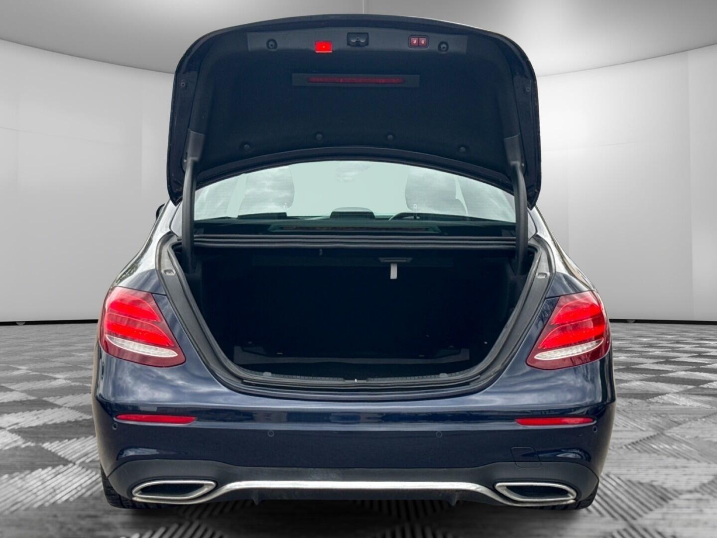 Used Mercedes-Benz E Class for sale - 78184262: Photo 10