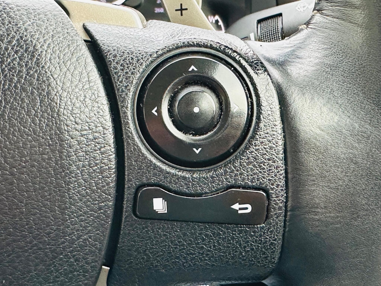 Used Lexus IS 2015 for sale - 77387652: Photo 25