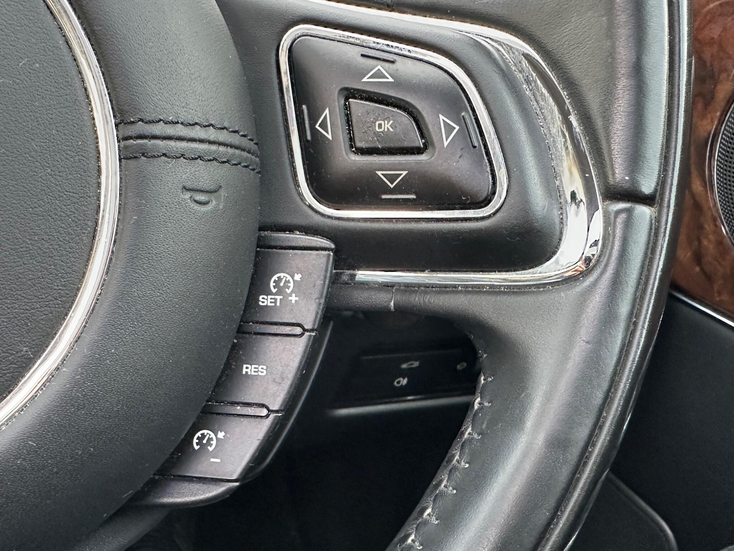 Used Jaguar XJ 2012 for sale - 77387558: Photo 26