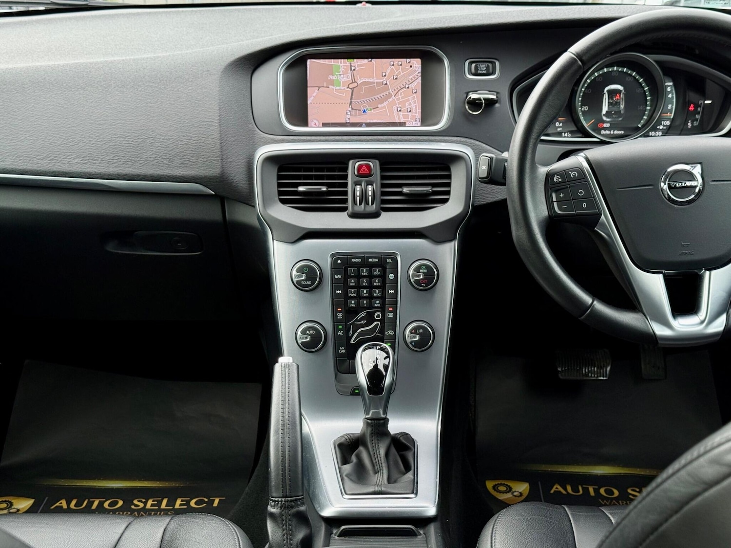 Used Volvo V40 2018 for sale - 76295370: Photo 14