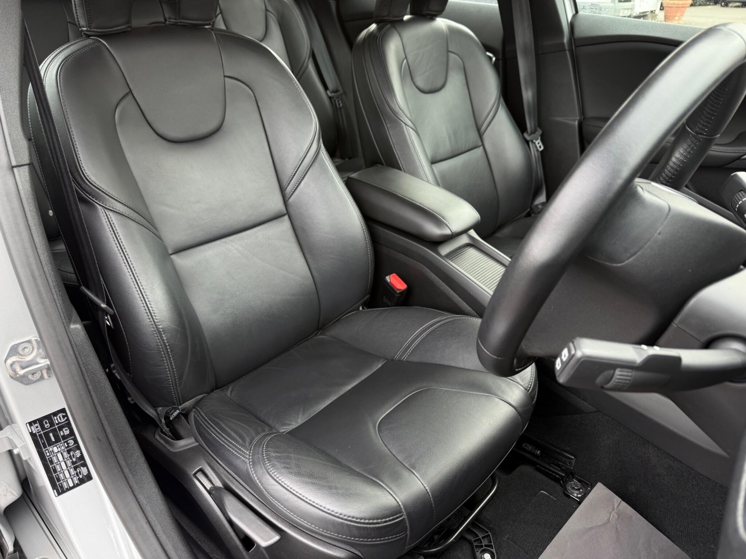 Used Volvo V40 2018 for sale - 76295370: Photo 17