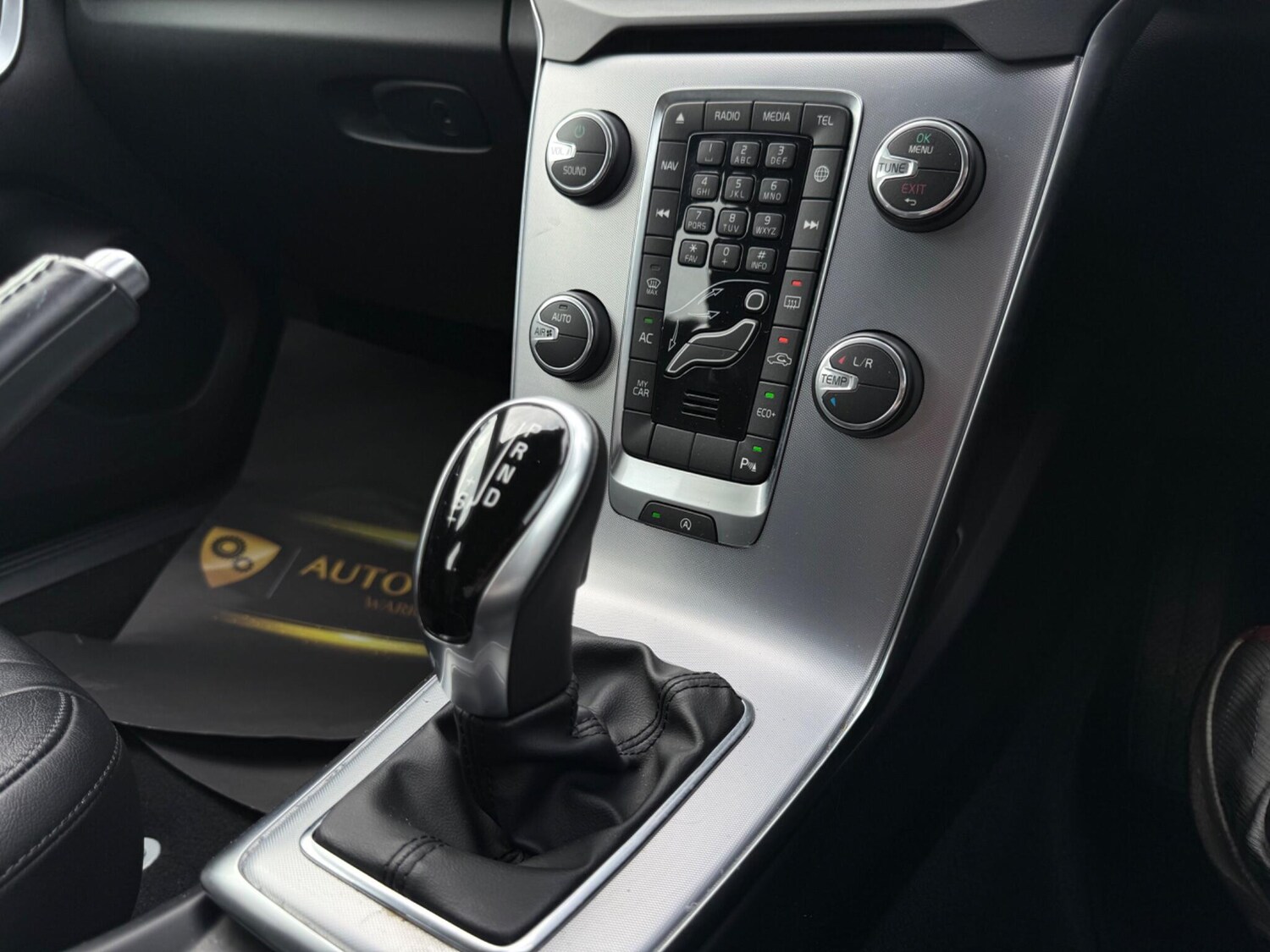 Used Volvo V40 2018 for sale - 76295370: Photo 19