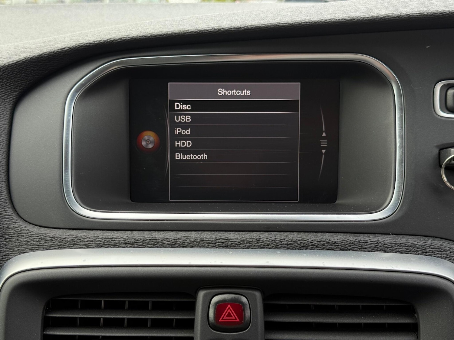 Used Volvo V40 2018 for sale - 76295370: Photo 24