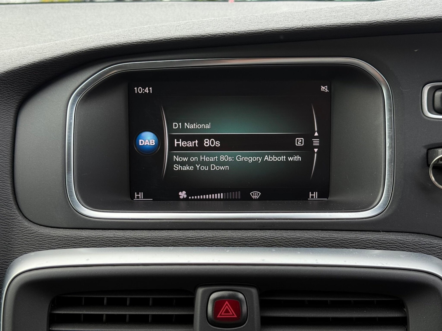 Used Volvo V40 2018 for sale - 76295370: Photo 25