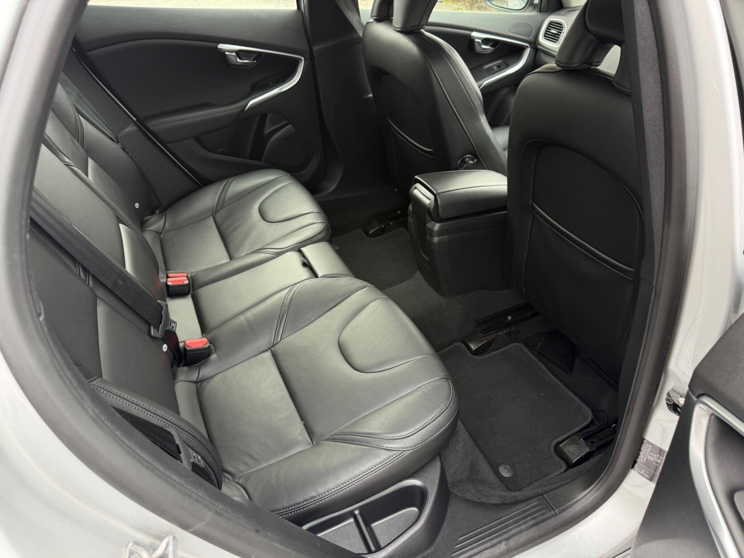 Used Volvo V40 2018 for sale - 76295370: Photo 29