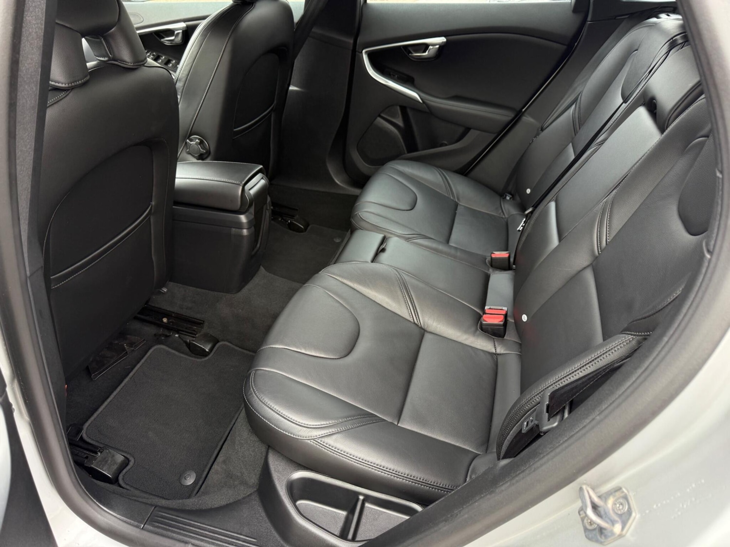 Used Volvo V40 2018 for sale - 76295370: Photo 30