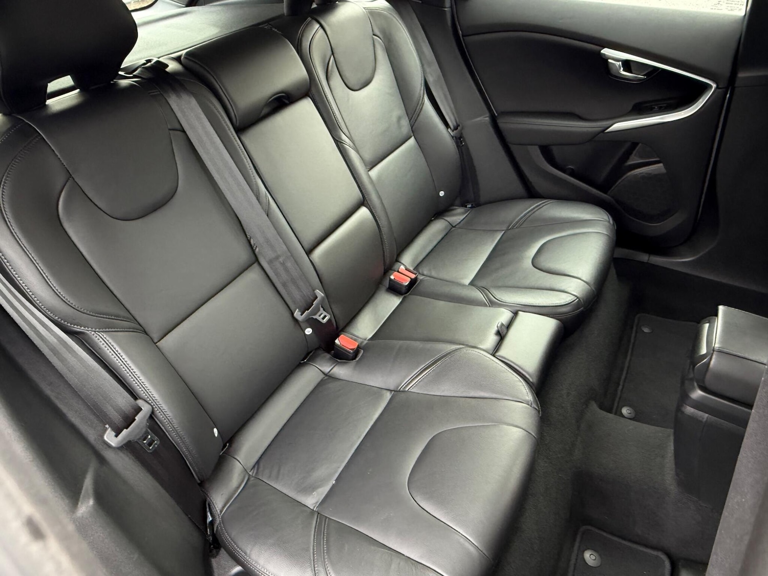 Used Volvo V40 2018 for sale - 76295370: Photo 31