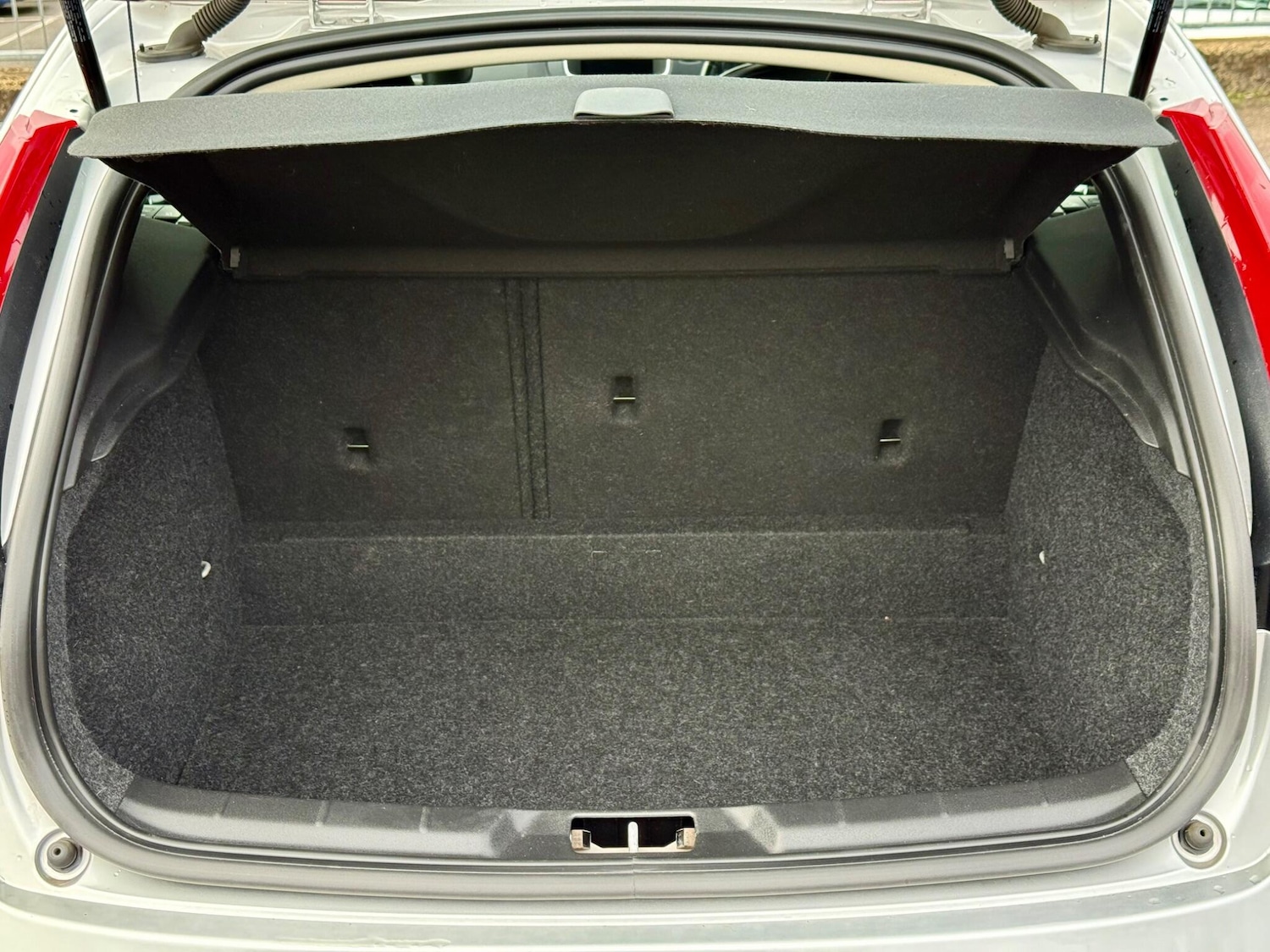 Used Volvo V40 2018 for sale - 76295370: Photo 33