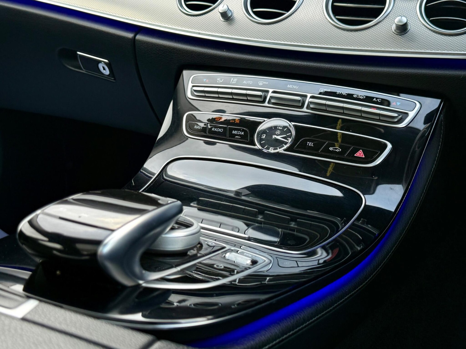 Used Mercedes-Benz E Class 2017 for sale - 76866399: Photo 17