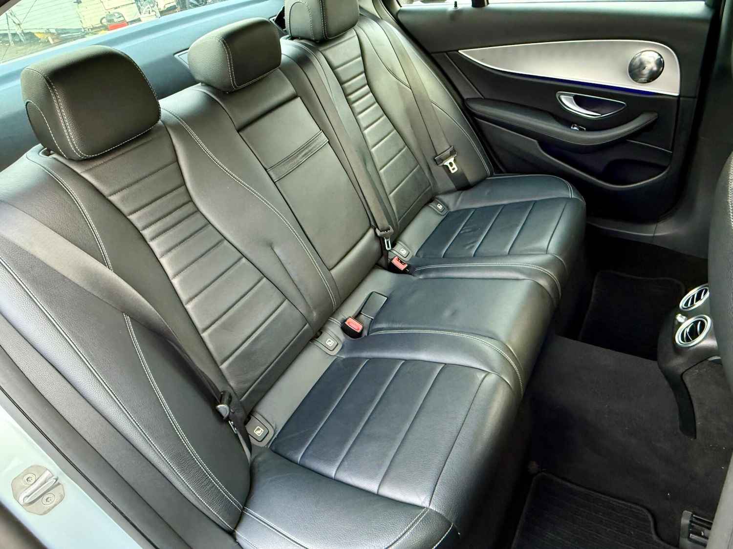 Used Mercedes-Benz E Class 2017 for sale - 76866399: Photo 32