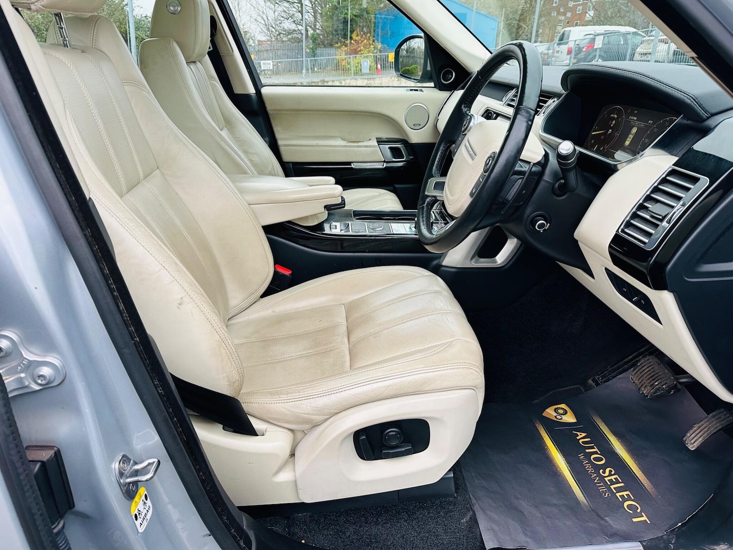 Used Land Rover Range Rover 2015 for sale - 77074141: Photo 12