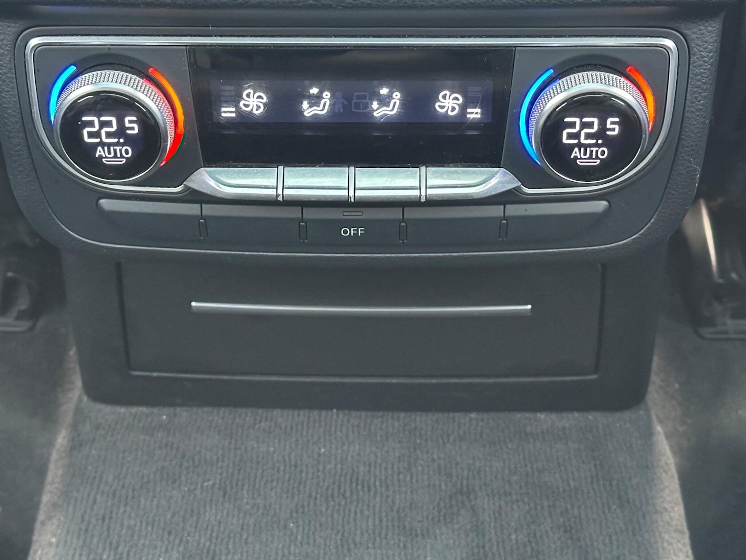 Used Audi Q7 2016 for sale - 77882882: Photo 34