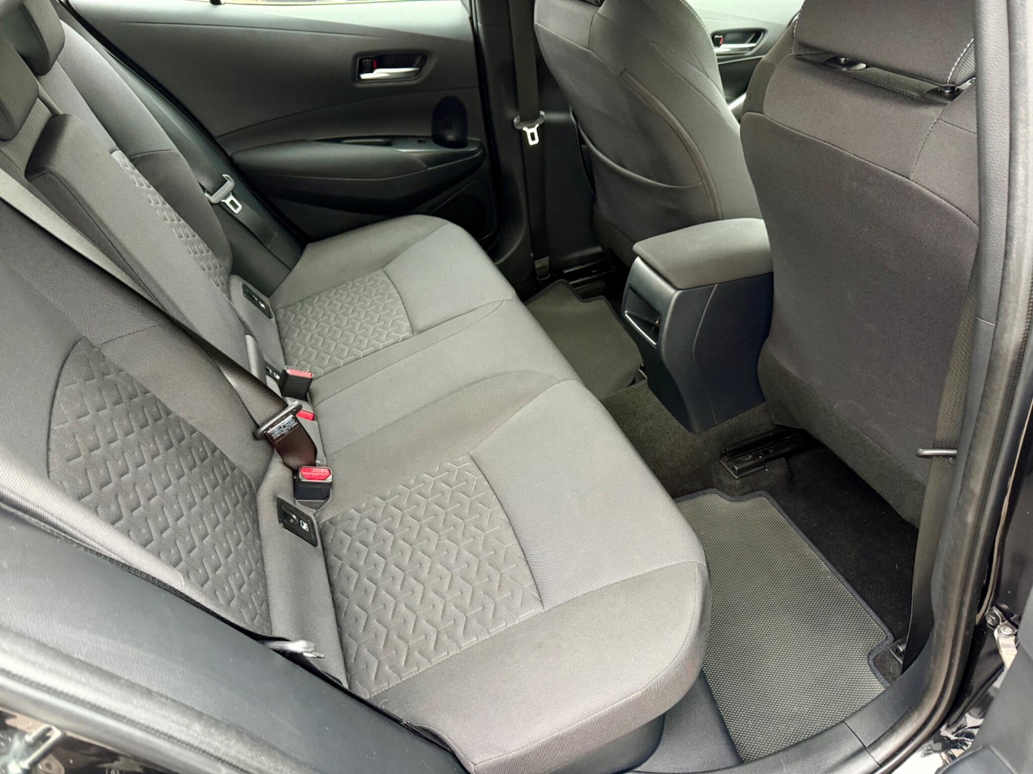 Used Toyota Corolla 2020 for sale - 76370917: Photo 28