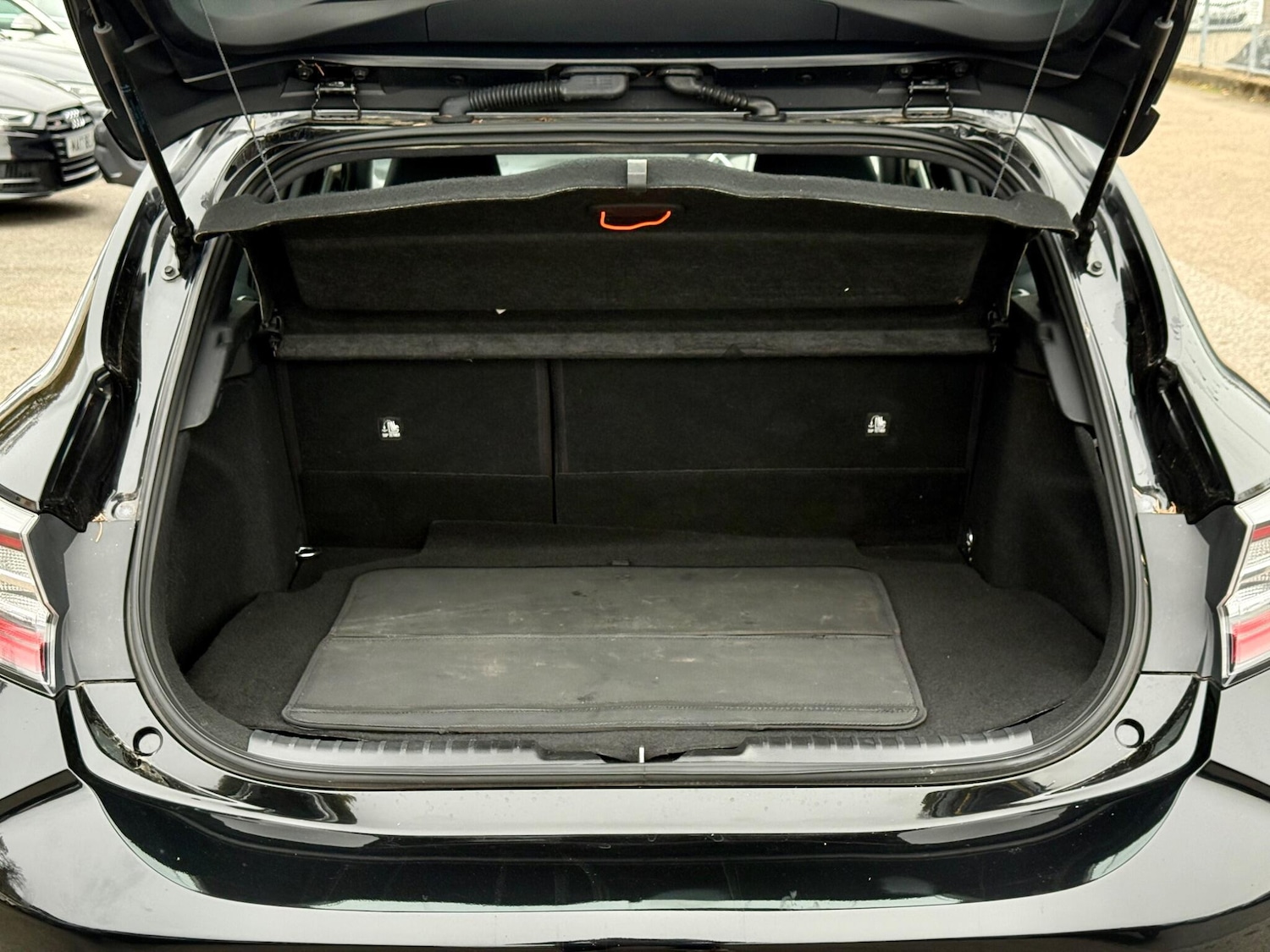 Used Toyota Corolla 2020 for sale - 76370917: Photo 30