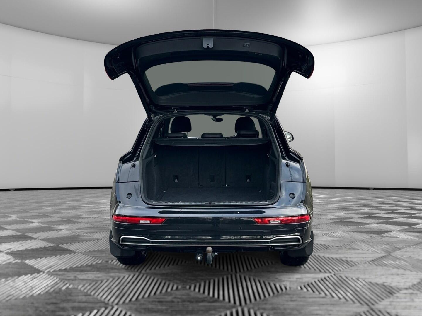 Used Audi Q5 2018 for sale - 77202518: Photo 10