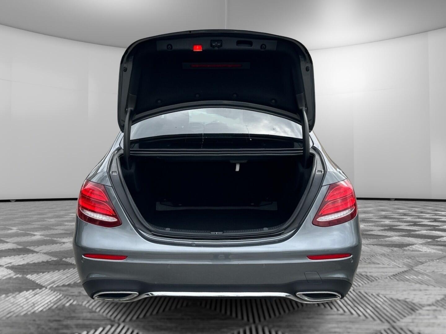 Used Mercedes-Benz E Class 2017 for sale - 76388725: Photo 13