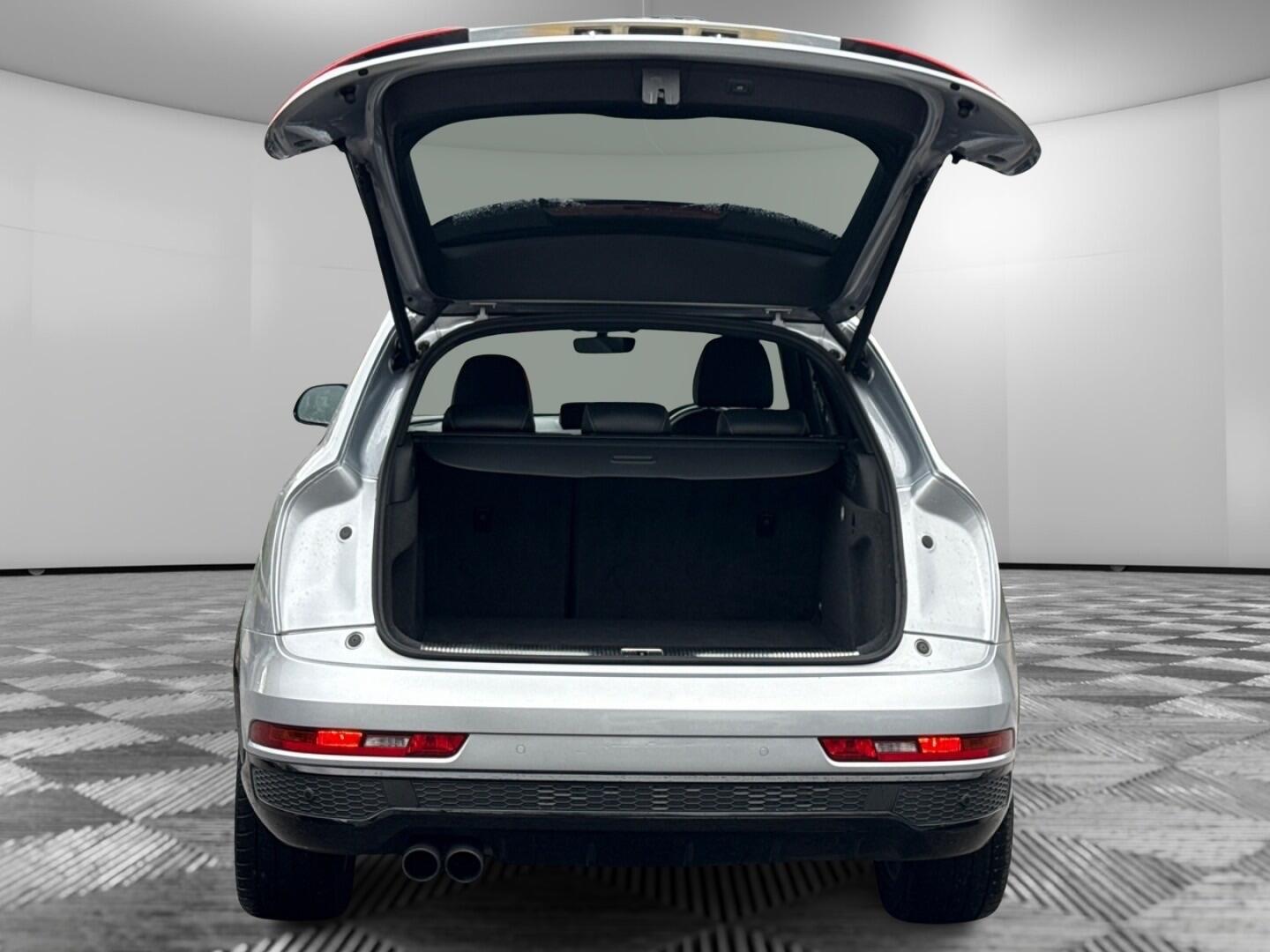 Used Audi Q3 2018 for sale - 76689676: Photo 10