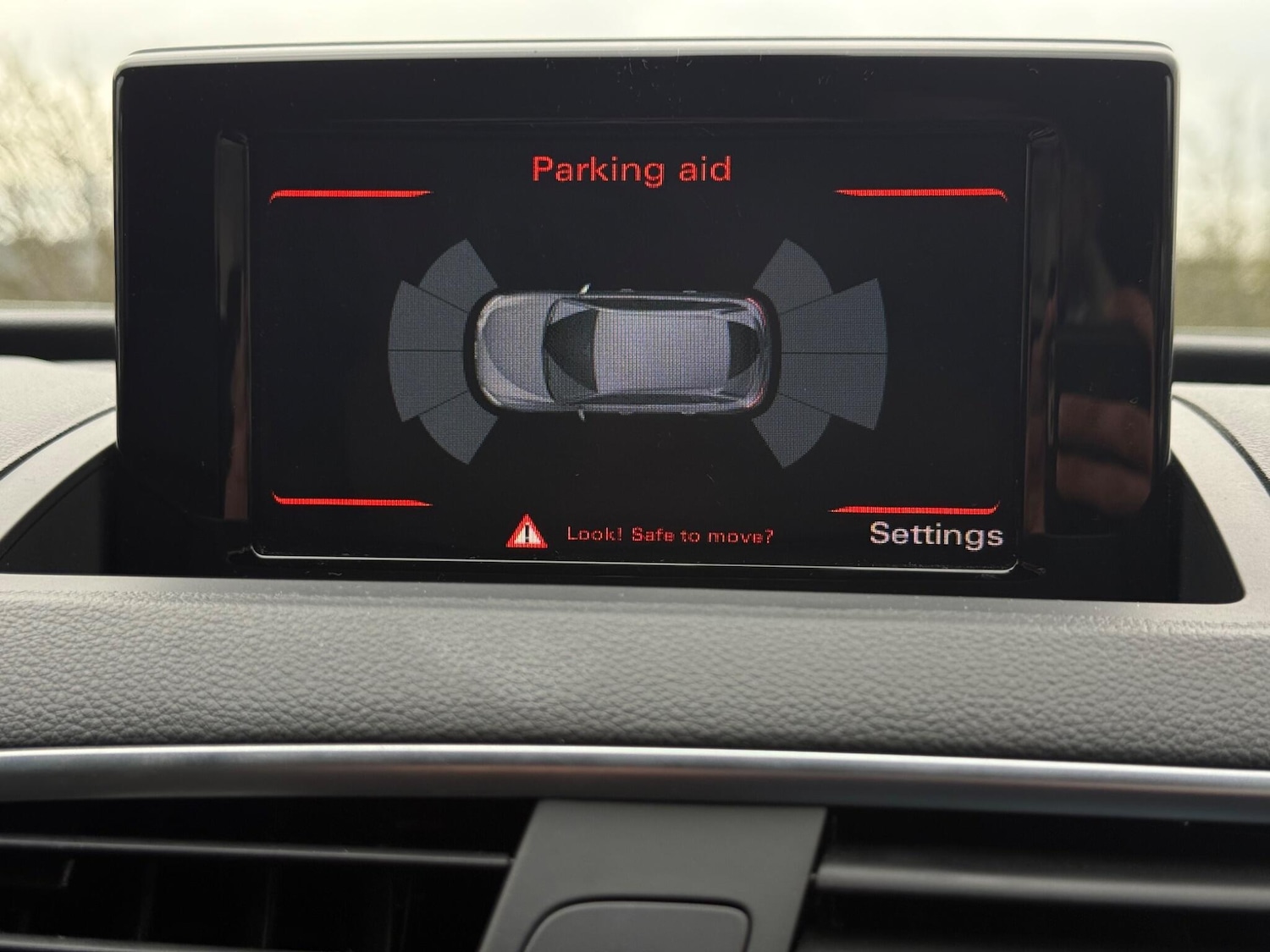 Used Audi Q3 2018 for sale - 76689676: Photo 23