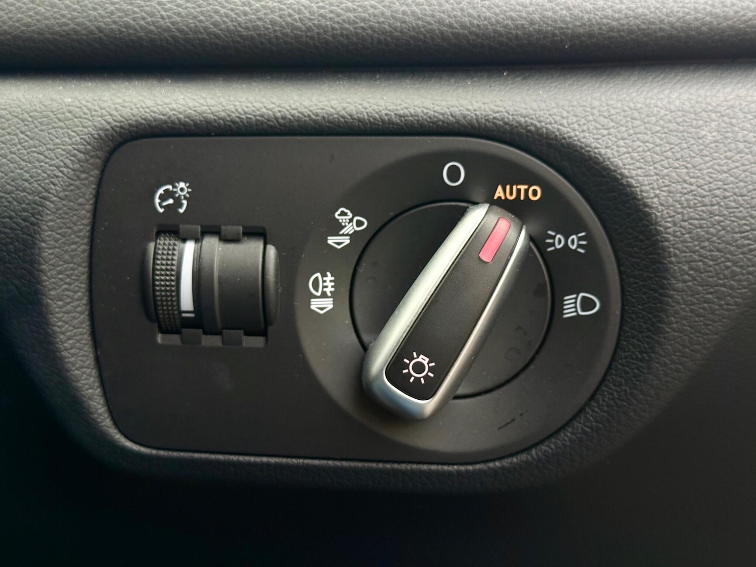 Used Audi Q3 2018 for sale - 76689676: Photo 31