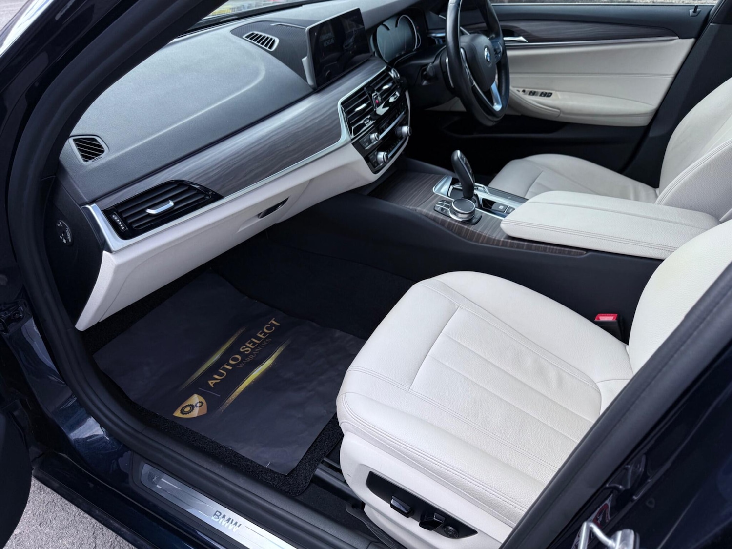 Used BMW 5 Series 2017 for sale - 75977187: Photo 13