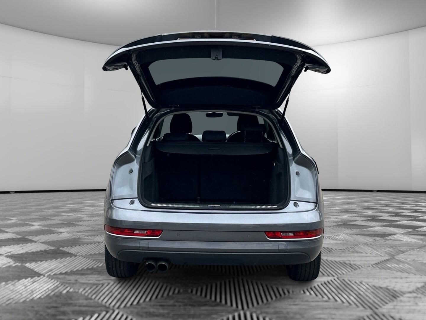 Used Audi Q3 2017 for sale - 78046815: Photo 10